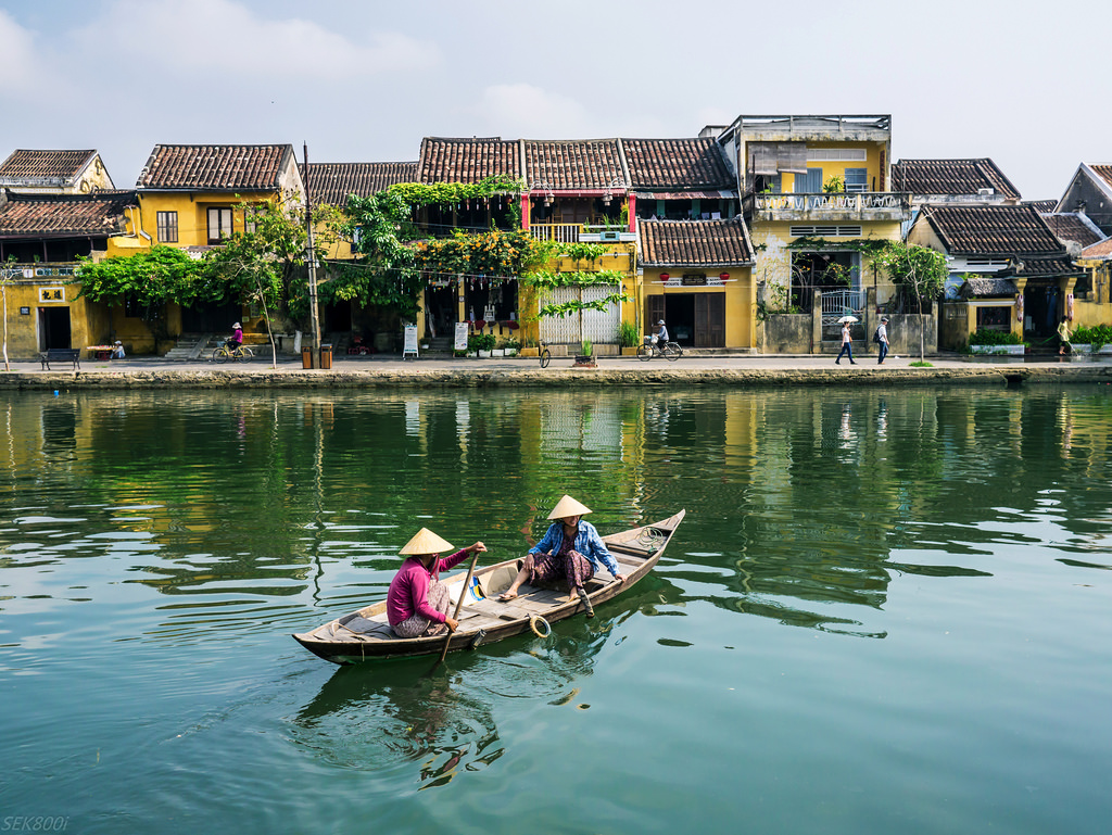 Central Vietnam With World Heritage Tour